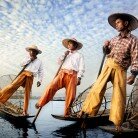 Vissers en monniken in Myanmar